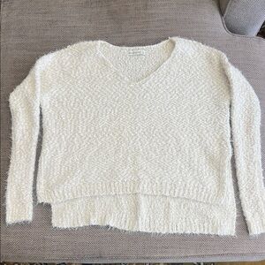 Abercrombie & Fitch Women's V-Neck Cream and gold cropped Sweater